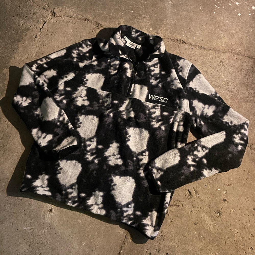 wesc fleece quarter zip size XXL black and white